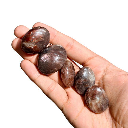 Arusha Sunstone with Iolite Palmstones (1KG)