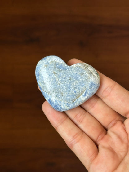 Kyanite in Quartz image 8