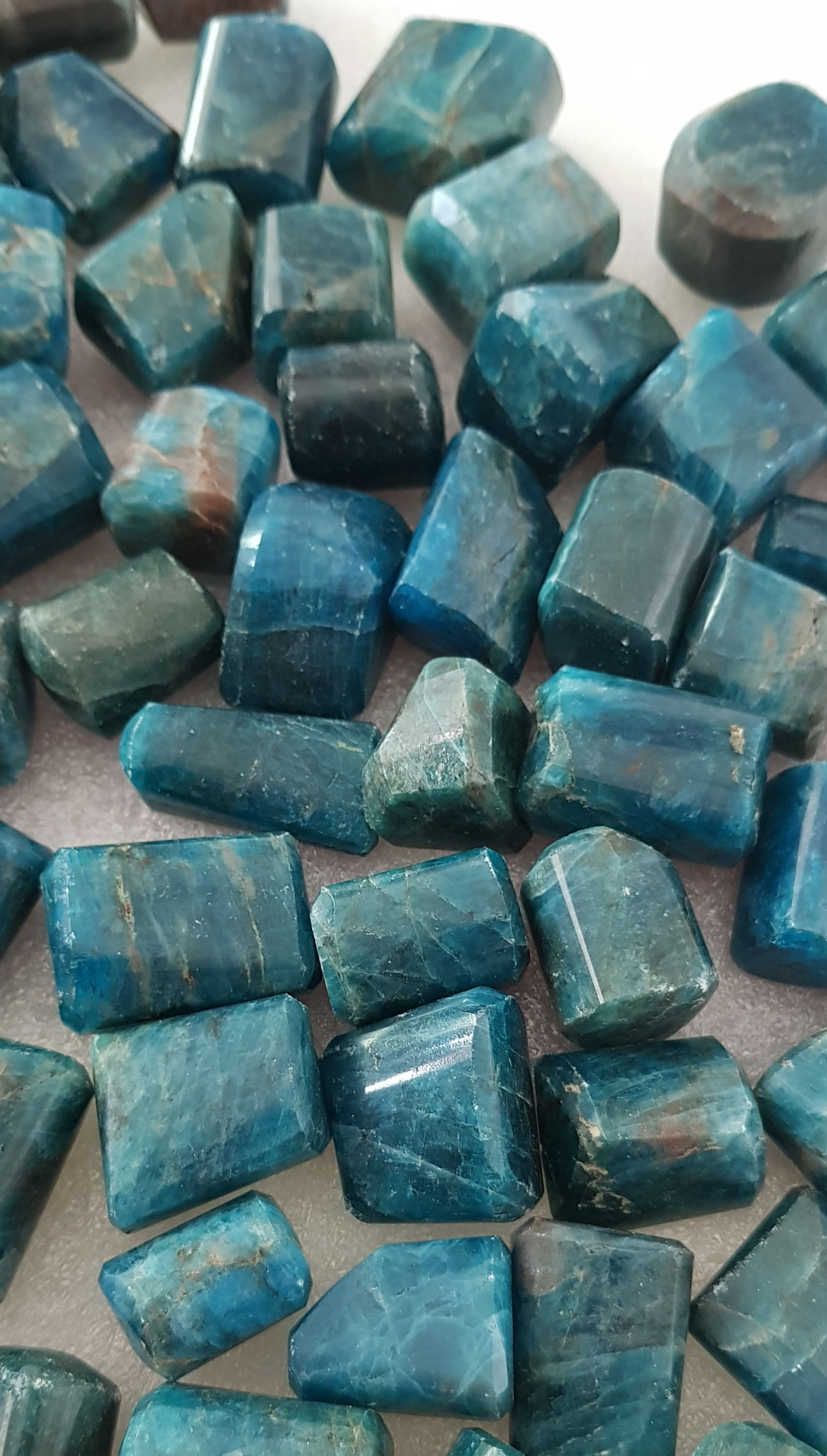 Apatite Tumbled Stones image 0