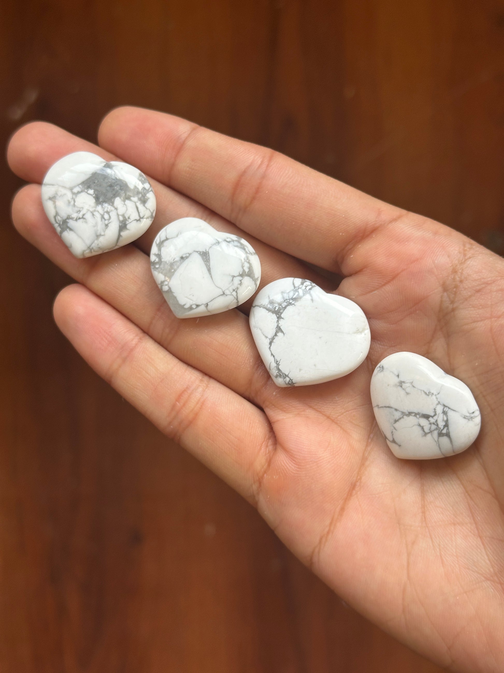 Mini Howlite Hearts image 0