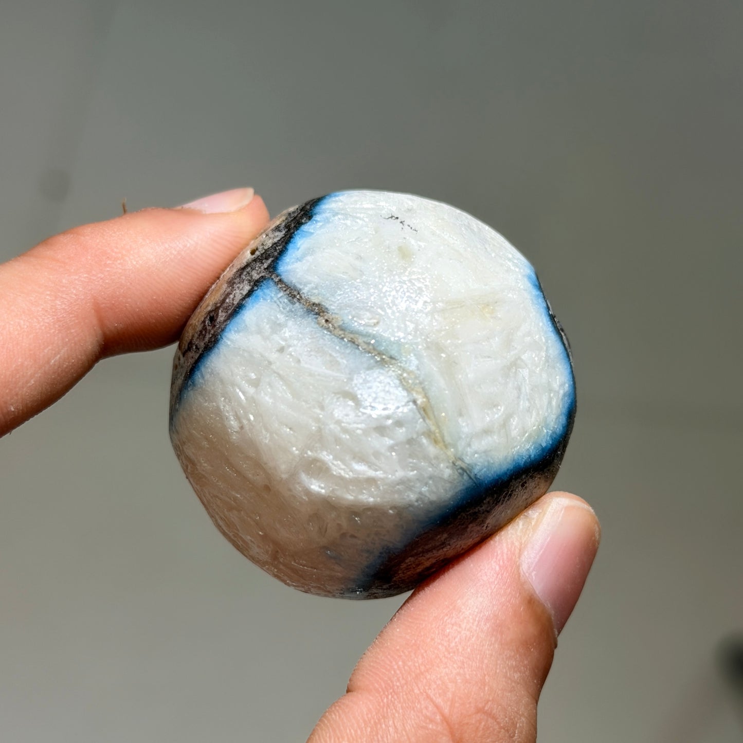Glacierite Spheres (1KG)