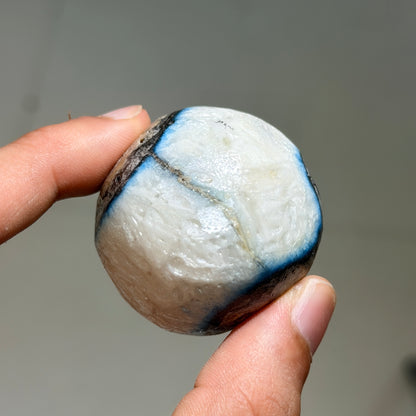 Glacierite Spheres (1KG)