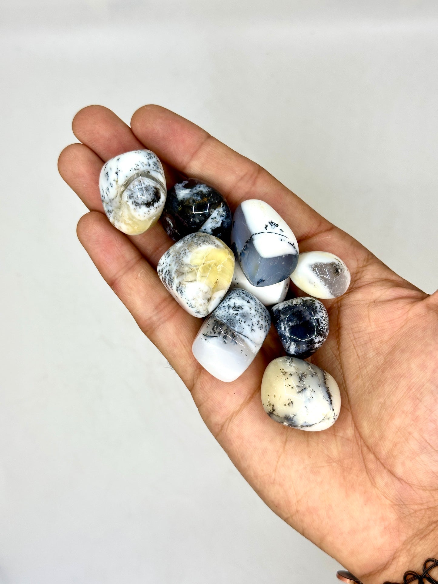 Dendritic Agate Tumbles image 0
