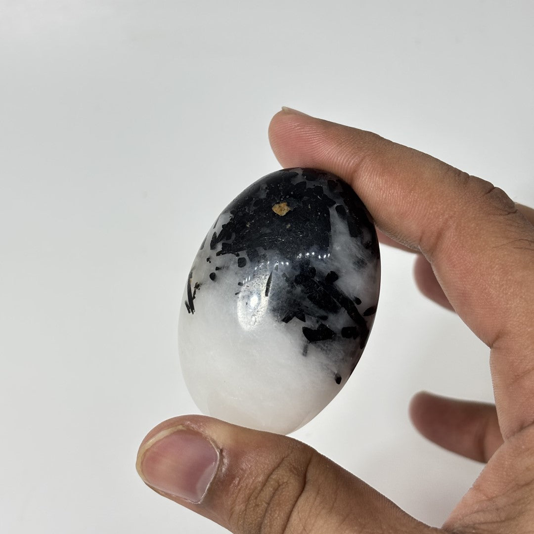 Tourmaline in Quartz Palmstones (1KG)
