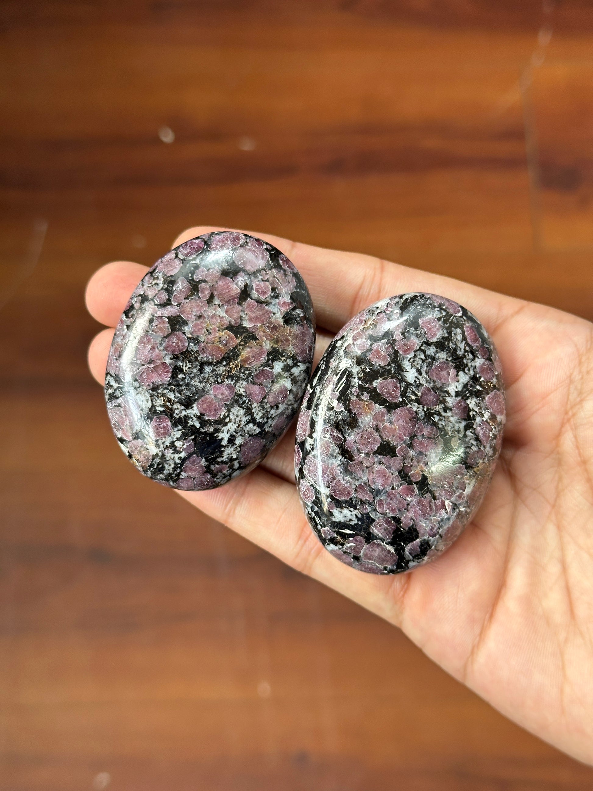 Spinel Palmstones image 0