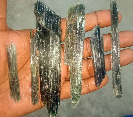 Green Kyanite Rough image 0