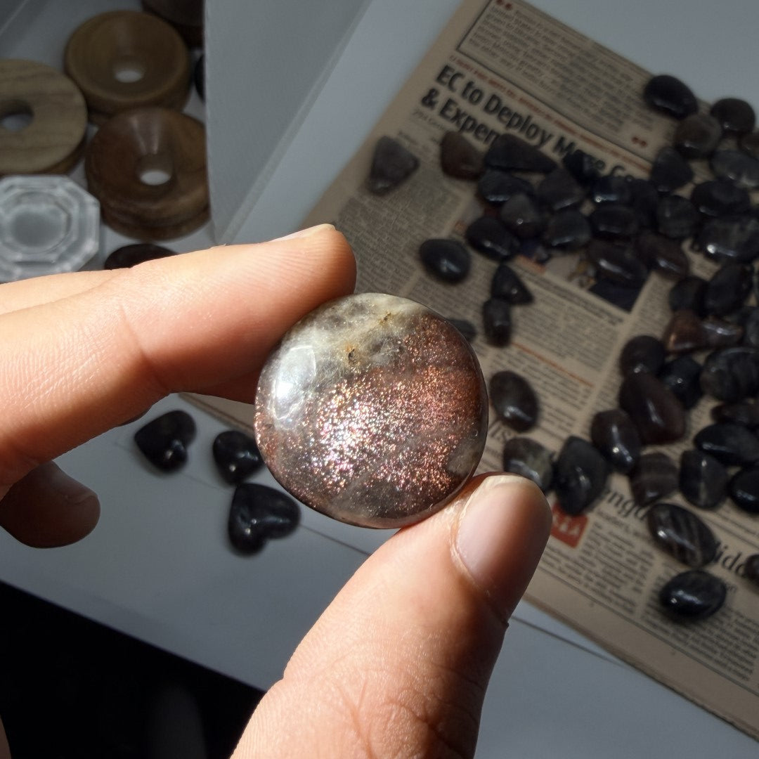 Arusha Sunstone with Iolite Tumbled Stones (1KG)