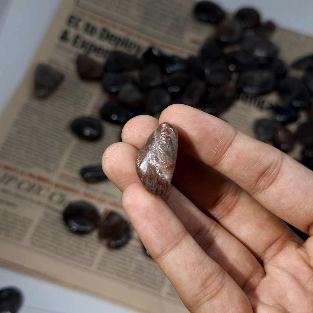 Arusha Sunstone with Iolite Tumbled Stones (1KG)