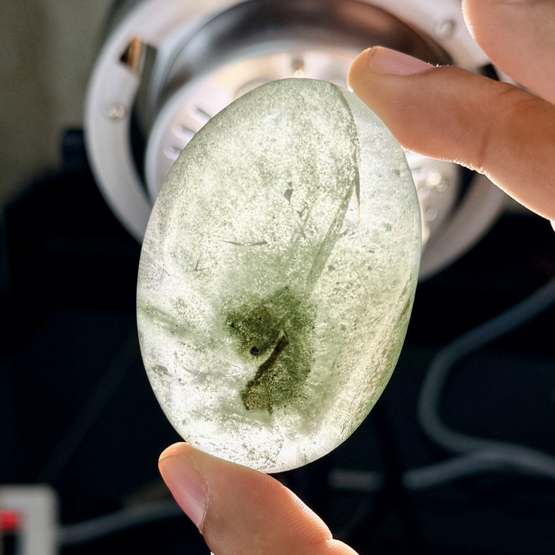 Himalayan Quartz Palmstone (1KG)
