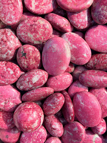 Red Thulite Hearts (1kg) - AAA