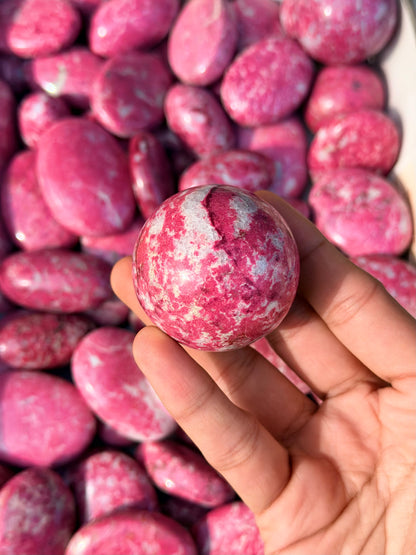 Red Thulite Spheres (1KG) (AAA)