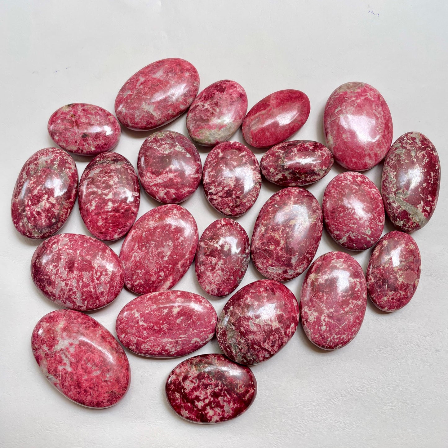 Red Thulite Palmstones (1kg) AAA