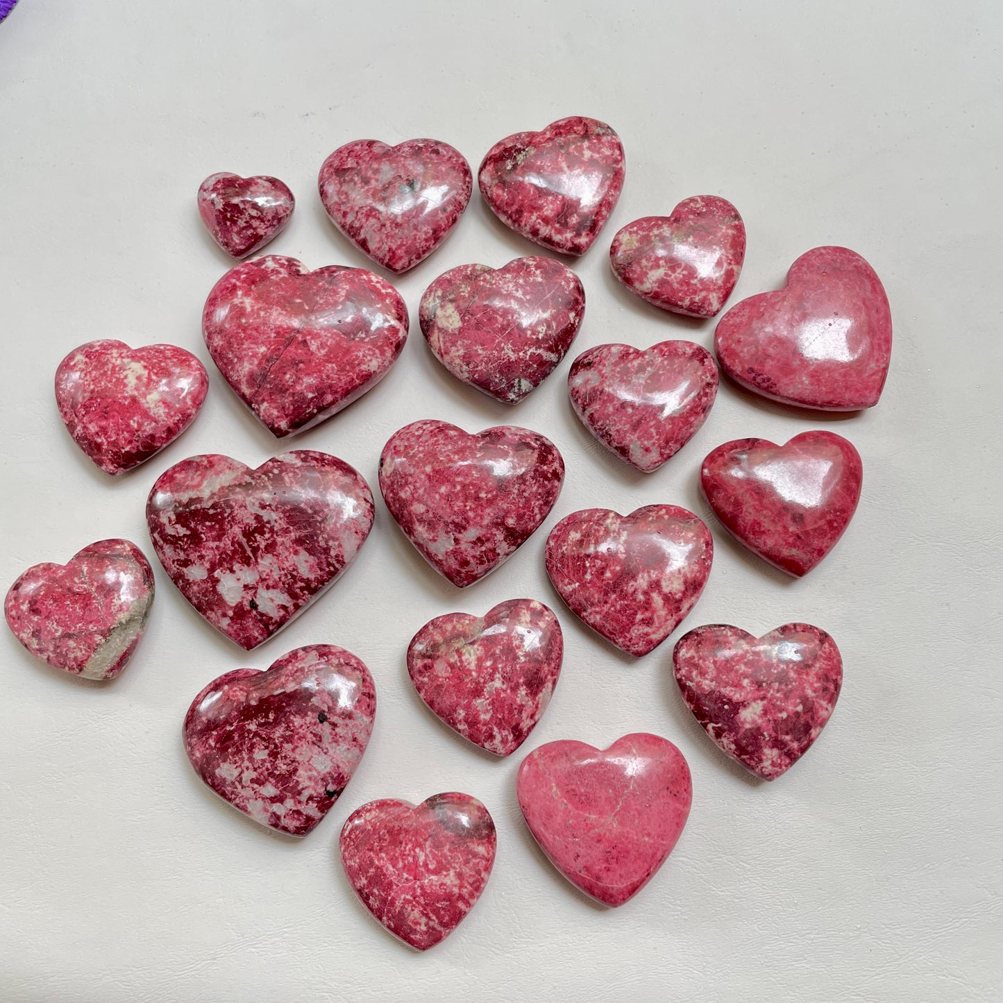 Red Thulite Hearts (1kg) - AAA