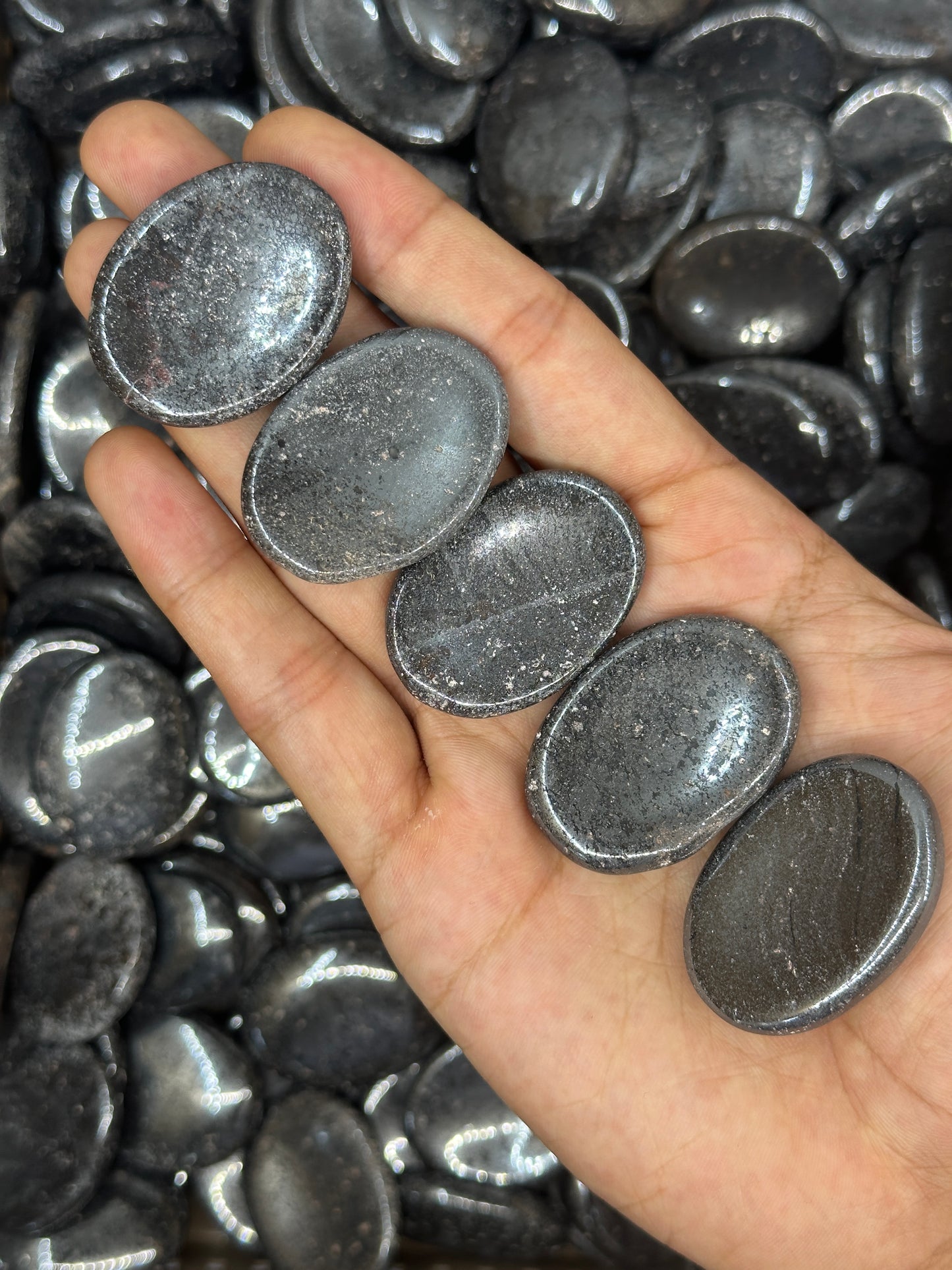 Larvakite image 0