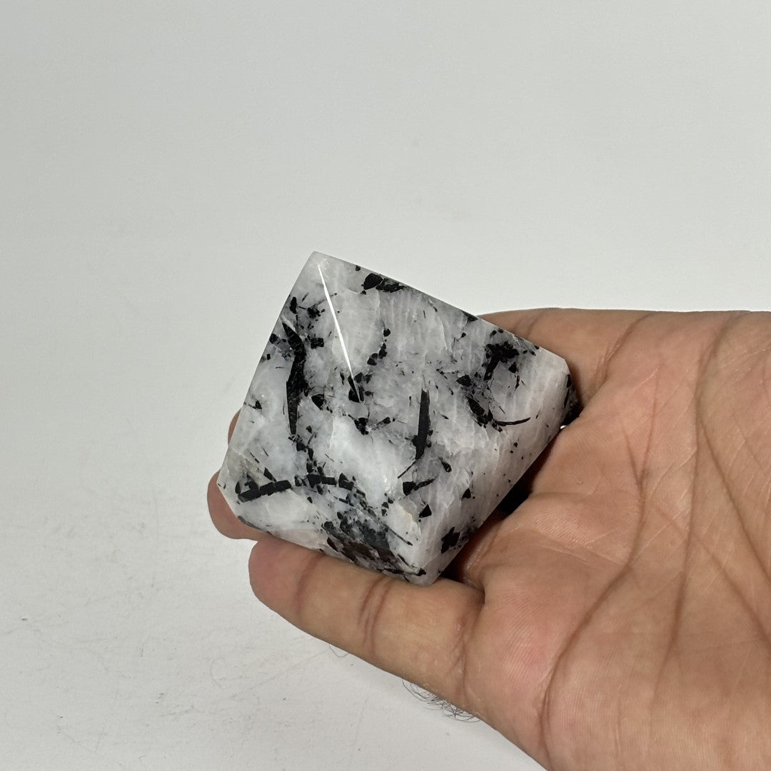 Tourmaline in Quartz Pyramid (1KG)