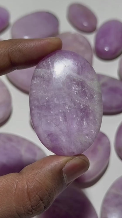 Kunzite Palmstones (AAA) (1KG)