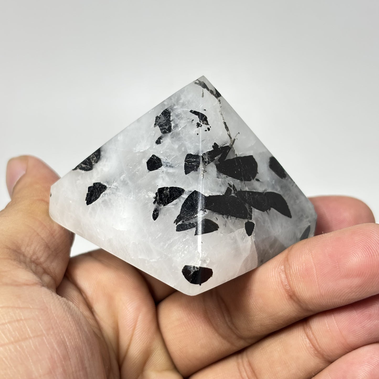 Tourmaline in Quartz Pyramid (1KG)
