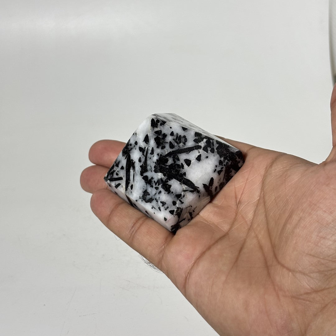 Tourmaline in Quartz Pyramid (1KG)